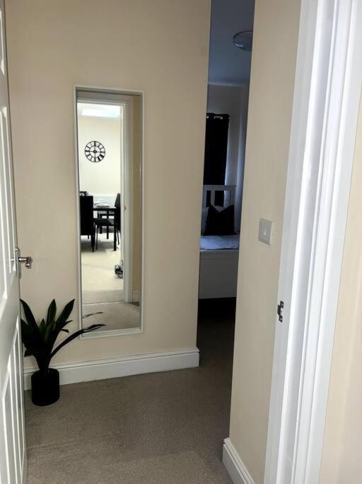 2 Bedroom Apartment With Balcony Oxford Exterior photo